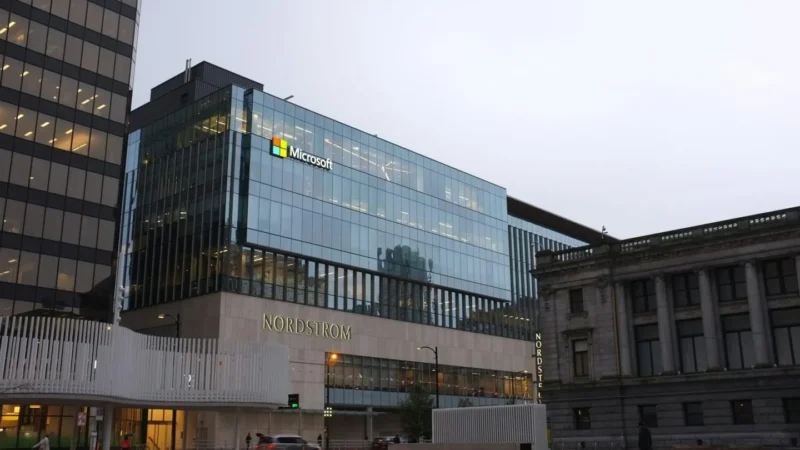 مايكروسوفت تستعد لاستضافة نموذج الذكاء الاصطناعي “Grok” من xAI على منصة Azure